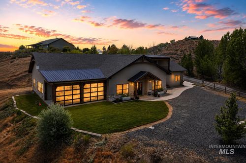 4522 Snake River Mesa Rd, Buhl, ID, 83316-5145 | Card Image