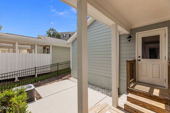 Backyard & Covered Walkway to Garage | Image 31
