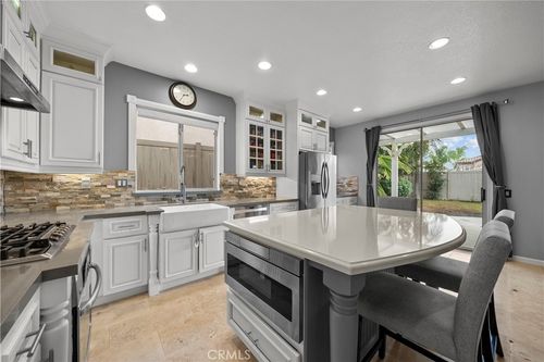 28640 Silverking Trl, Santa Clarita, CA, 91390 | Card Image