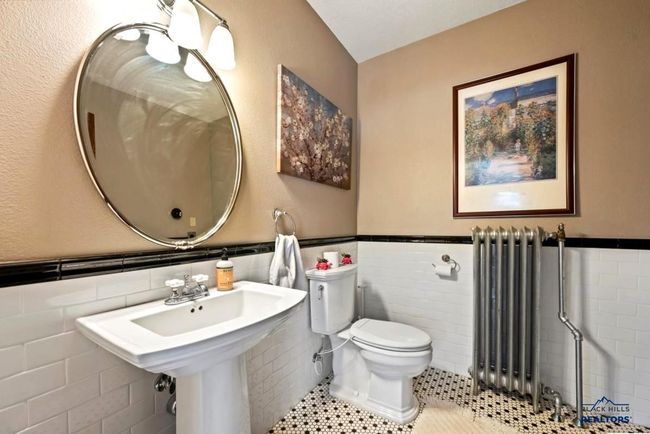 1021 Quincy St, House other with 6 bedrooms, 5 bathrooms and null parking in Rapid City SD | Image 9