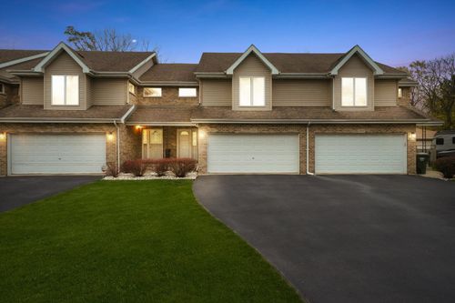 17747 Paxton Ave, Lansing, IL, 60438-1572 | Card Image