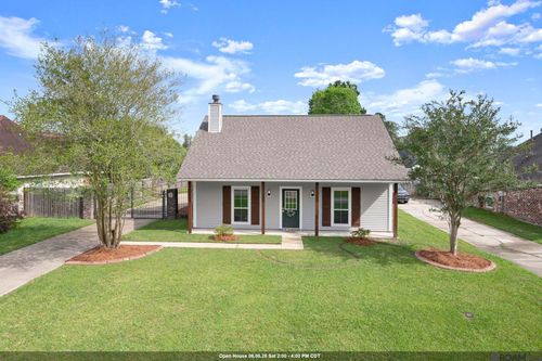 7367 Cherrydale Dr, Denham Springs, LA, 70706-1956 | Card Image