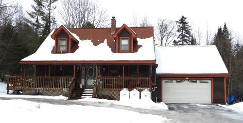 99 Whitefield Rd, Bethlehem, NH, 03574-4016 | Card Image