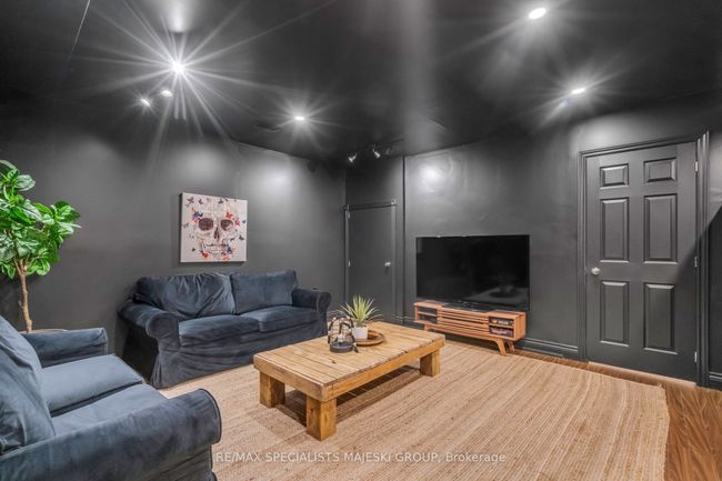 23 Carnation Ave, House other with 5 bedrooms, 3 bathrooms and 4 parking in Etobicoke ON | Image 35