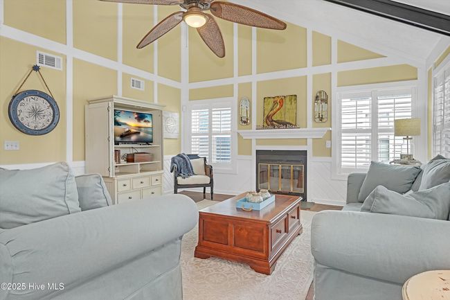 24 Pender St, House other with 5 bedrooms, 5 bathrooms and 1 parking in Ocean Isle Beach NC | Image 9