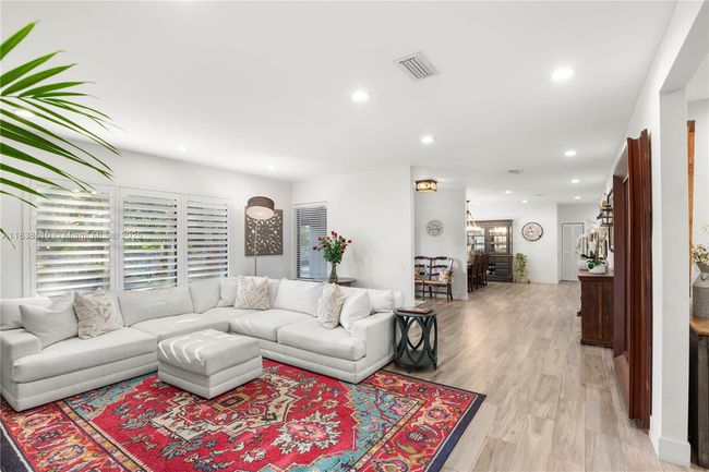 13505 Sw 83 Rd Ct, House other with 4 bedrooms, 4 bathrooms and null parking in Pinecrest FL | Image 14