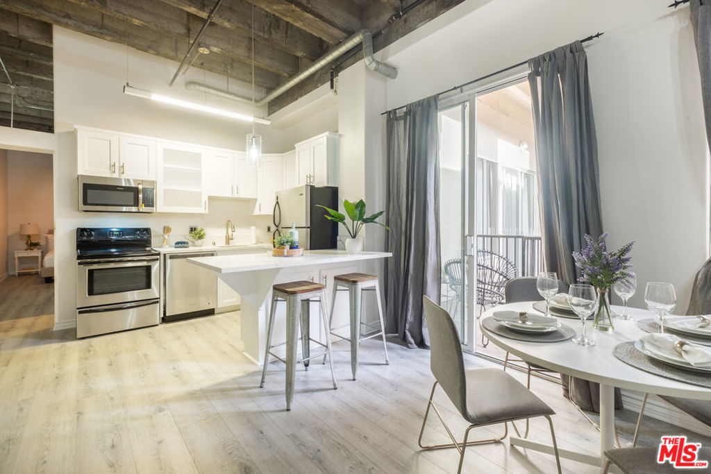 Residential Lease in Los Angeles 2