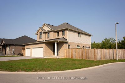 334 Viger Dr, House other with 4 bedrooms, 4 bathrooms and 9 parking in Welland ON | Image 3