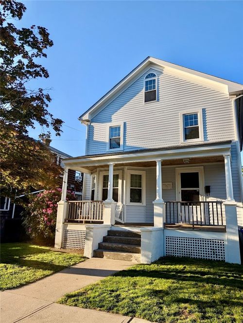 18 Bedlow Ave, Newport, RI, 02840-1448 | Card Image