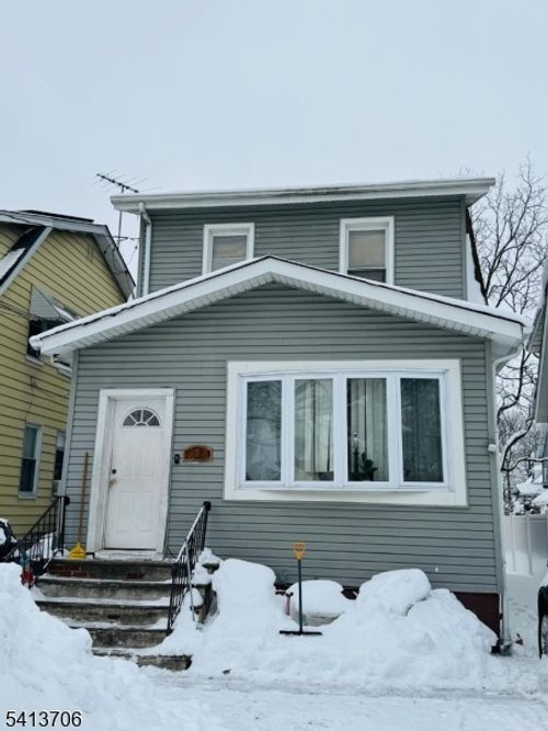 124 Hillcrest Ave, Plainfield, NJ, 07062-1525 | Card Image