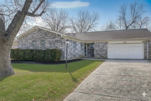 404 E 18th St, Owasso, OK, 74055-4636 | Card Image