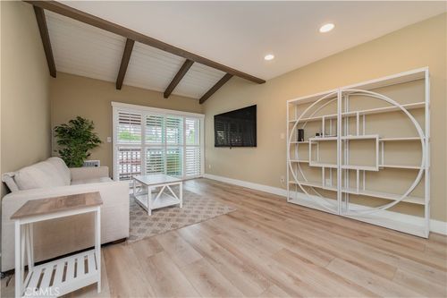 13-1000 Macarthur Pl, Santa Ana, CA, 92707-6737 | Card Image