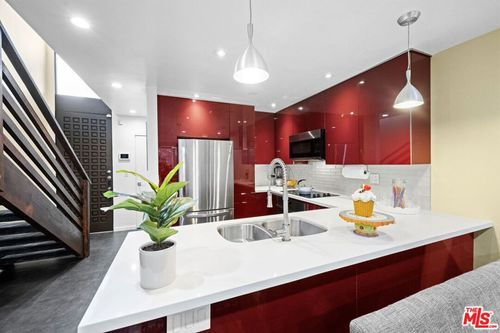 unit-20-5951 Canterbury Dr, Culver City, CA, 90230-6769 | Card Image