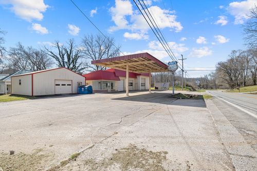 402 W Rose Ave, Crane, MO, 65633-9155 | Card Image