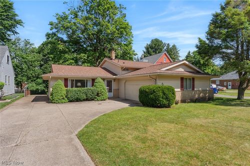 21820 Mastick Rd, Fairview Park, OH, 44126-3043 | Card Image