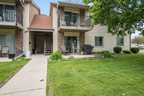 W170N11523 Armada Dr, Germantown, WI, 53022-3276 | Card Image