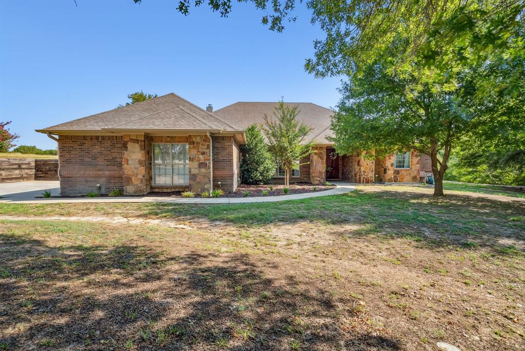 Rattling Antler Ct, Azle, TX 76020
