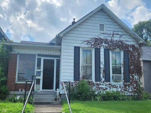 827 S 8th St, Terre Haute, IN, 47807-4811 | Card Image