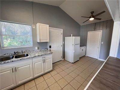 936 Louisiana Avenue, House attached with 2 bedrooms, 2 bathrooms and null parking in SEBASTIAN FL | Image 2