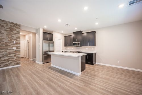 1053-600 N Carriage Hill Dr, Las Vegas, NV, 89138-4663 | Card Image