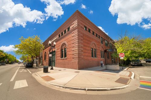 6s-811 W Aldine Ave, Chicago, IL, 60657-2374 | Card Image