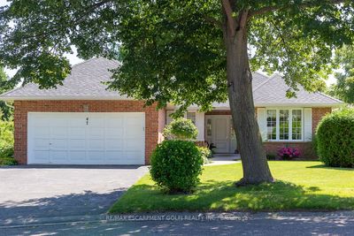 47 Winter Way, House other with 3 bedrooms, 3 bathrooms and 6 parking in Brantford ON | Image 2