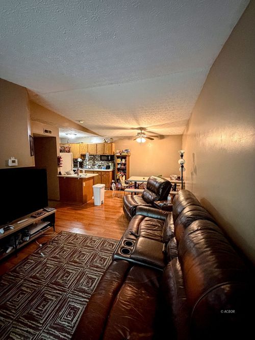 302a-247 W Unioin St, Athens, OH, 45701 | Card Image