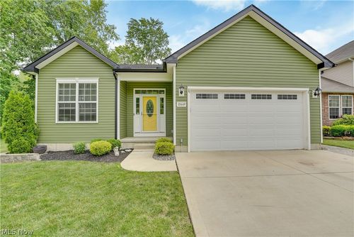 10449 Maryland St, Aurora, OH, 44202-8506 | Card Image