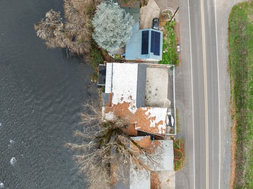 2400 Rogue River Hwy, Gold Hill, OR, 97525-9576 | Card Image