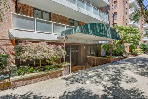 3x-83-40 Austin Street, New York, NY, 11435 | Card Image