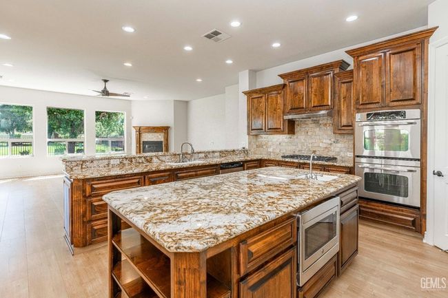 2416 Edingal Dr, House other with 4 bedrooms, 3 bathrooms and null parking in Bakersfield CA | Image 13