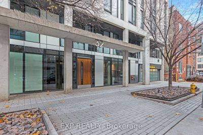 907 - 32 Camden St, Condo with 2 bedrooms, 2 bathrooms and 1 parking in Toronto ON | Image 3