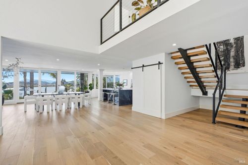 162 Del Oro Lagoon, Novato, CA, 94949-5332 | Card Image