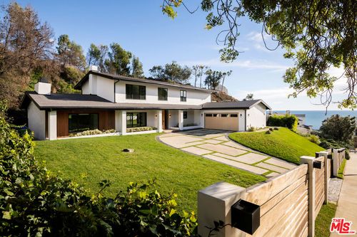 200 Surfview Dr, Pacific Palisades, CA, 90272 | Card Image