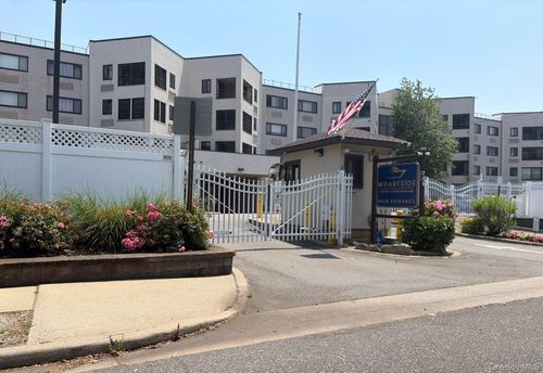 238-725 Miller Ave, Freeport, NY, 11520-6354 | Card Image