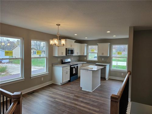 515 W Smith St, Spring Hill, KS, 66083-9161 | Card Image