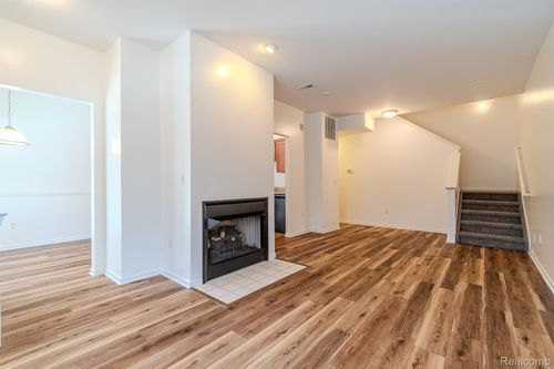 39696 Rockcrest Ln, Northville, MI, 48168-3965 | Card Image