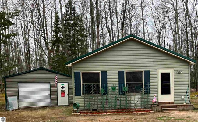 1295 Wa Ba Tesse Dr Ne, House other with 2 bedrooms, 1 bathrooms and null parking in Kalkaska MI | Image 5