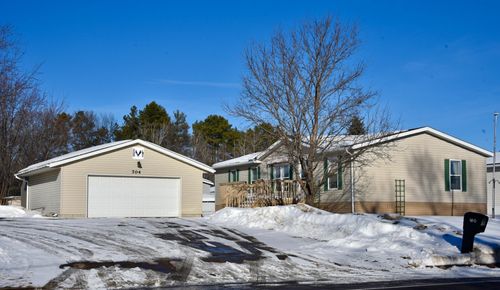 704 1st St E, Milaca, MN, 56353-1676 | Card Image