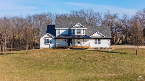 4230 Nw Valencia Rd, Silver Lake, KS, 66539-9329 | Card Image