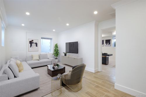 46 B Linwood Rd N, Port Washington, NY, 11050-1476 | Card Image