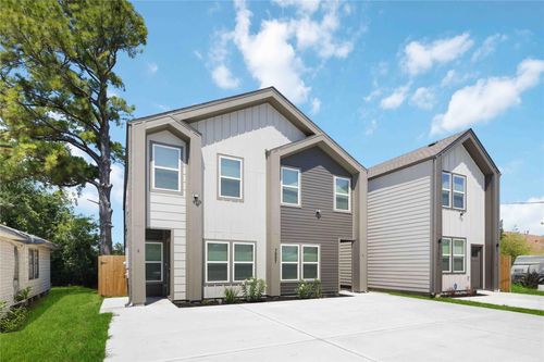 a-7987 Chateau St, Houston, TX, 77028-4511 | Card Image