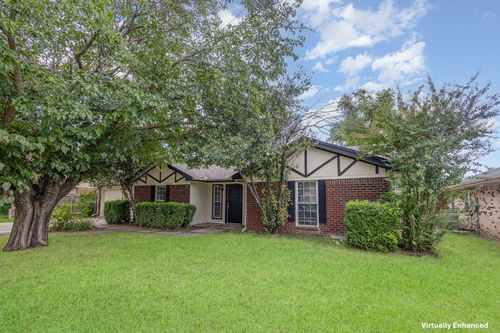 6708 Fair Meadows Dr, North Richland Hills, TX, 76182-7601 | Card Image