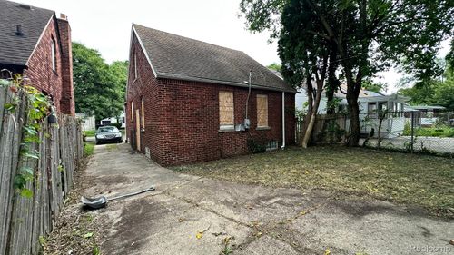 19339 Mansfield St, Detroit, MI, 48235-2318 | Card Image