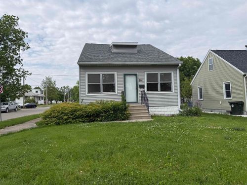 301 Bertch Ave, Waterloo, IA, 50702-3614 | Card Image