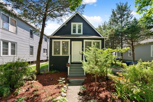 1437 Victoria Ave, North Chicago, IL, 60064-1825 | Card Image