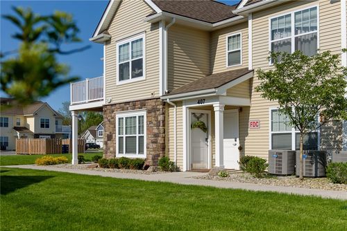 807 New Terrace Ln, Rochester, NY, 14624-3776 | Card Image