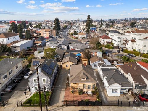 1519 48th Ave, Oakland, CA, 94601-5285 | Card Image