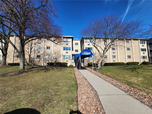 910 Westage At The Hbr, Irondequoit, NY, 14617-1005 | Card Image