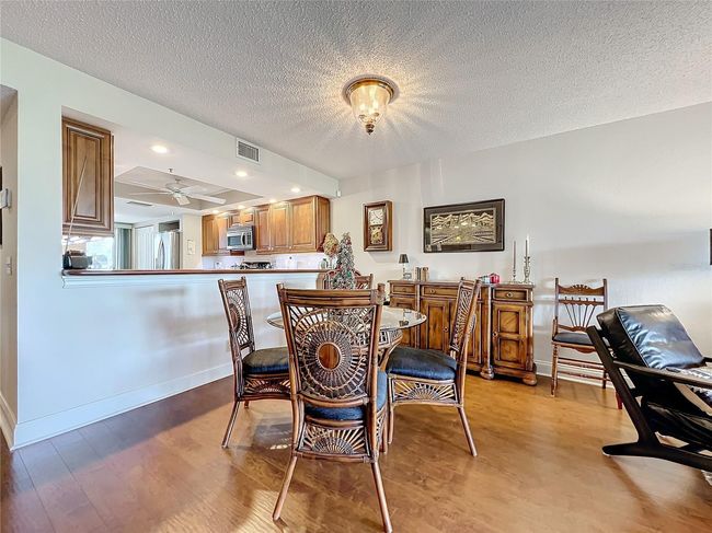 Large open dining room perfect for entertaining | Image 17